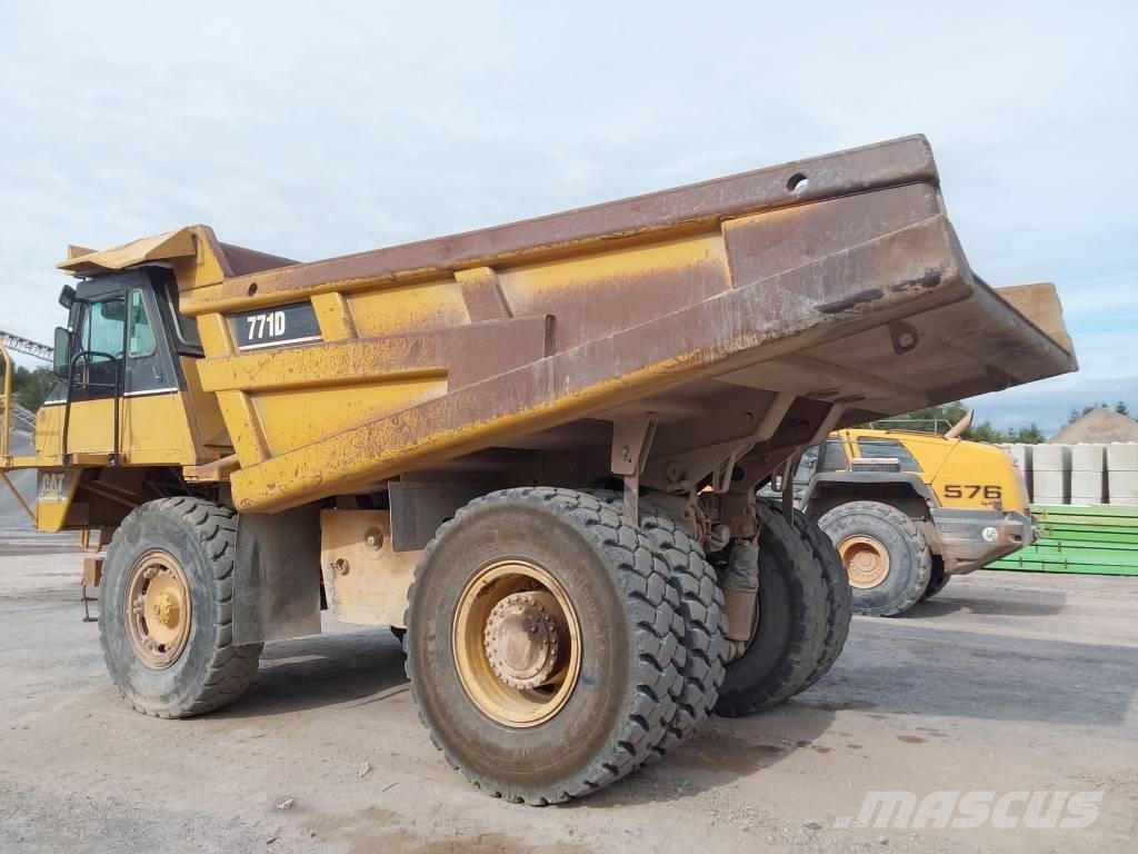 CAT 771 D شاحنات المخلفات الصلبة