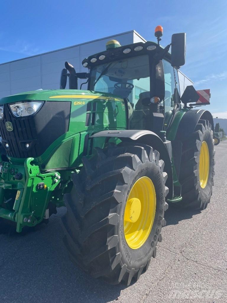 John Deere 6250 R الجرارات