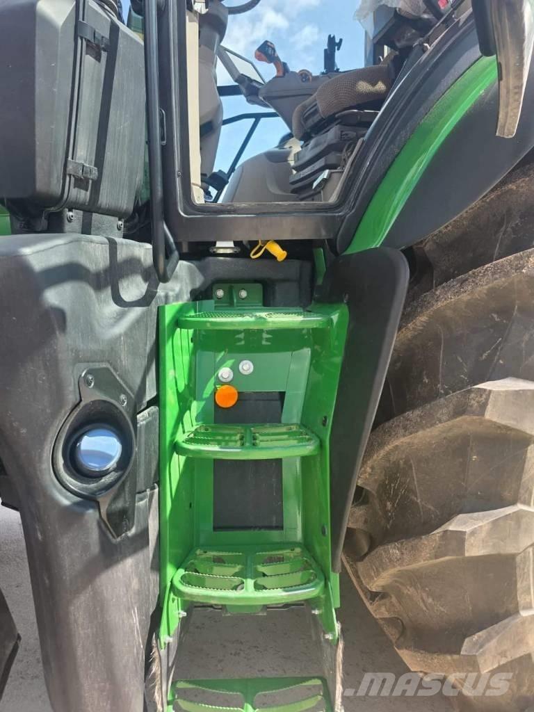 John Deere 6R 230 الجرارات