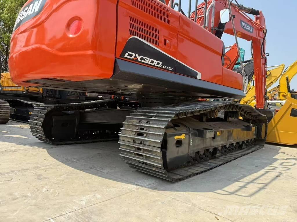 Doosan DX300 حفارات زحافة
