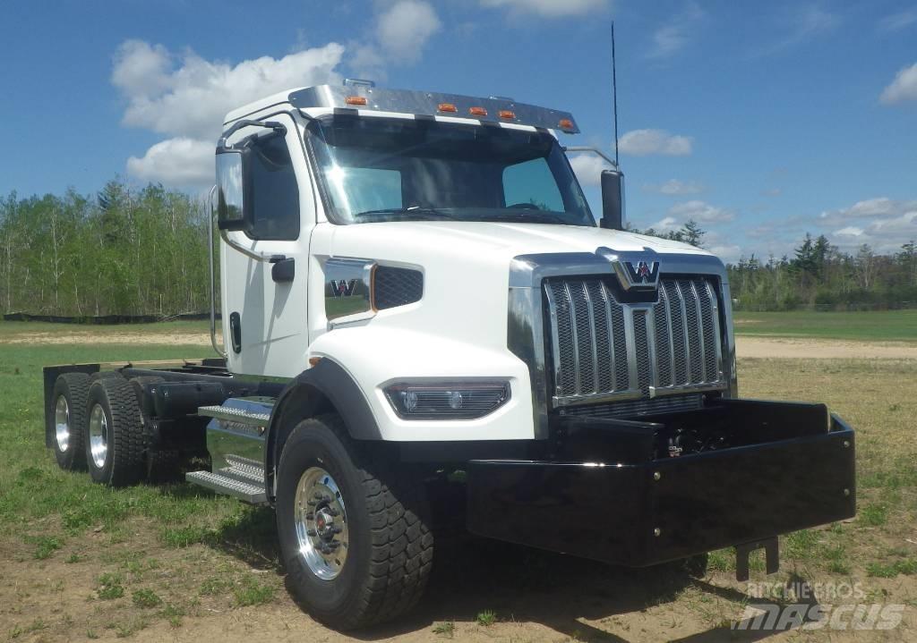 Western Star 47 X شاحنات بمقصورة وهيكل