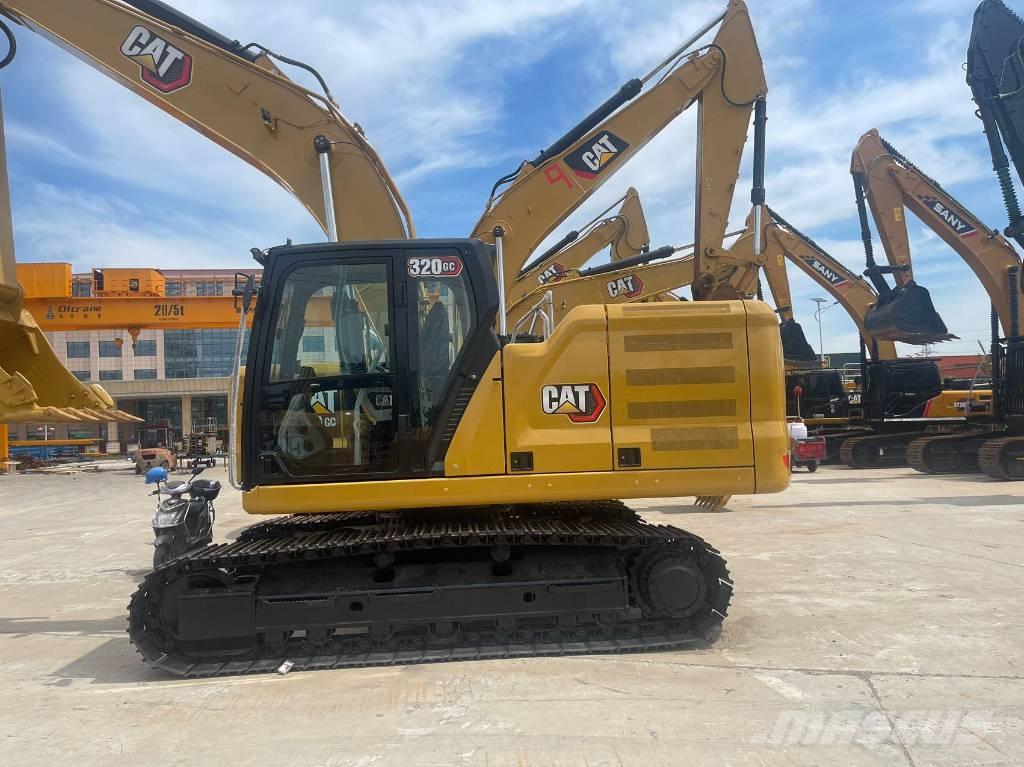 CAT 320GC حفارات زحافة