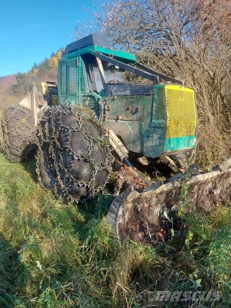 Timberjack 240C ساحبات الأشجار