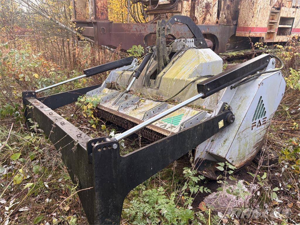 FAE UMM/S 225-130 جزازات وأغطية المراعي