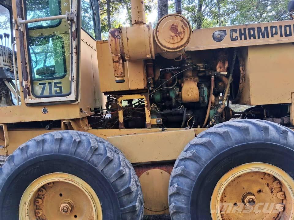 Champion 715 معدات تمهيد الطرق