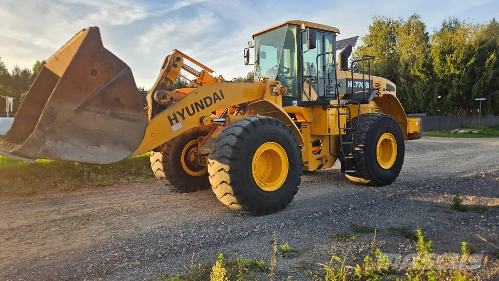 Hyundai HL 770-7 A لوادر بعجل