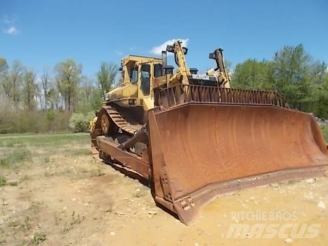 CAT D 11 N بلدوزرات مجنزرة