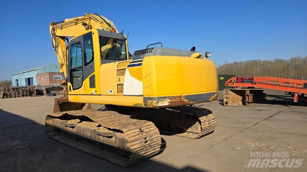 Komatsu PC 210 LC-8K حفارات زحافة