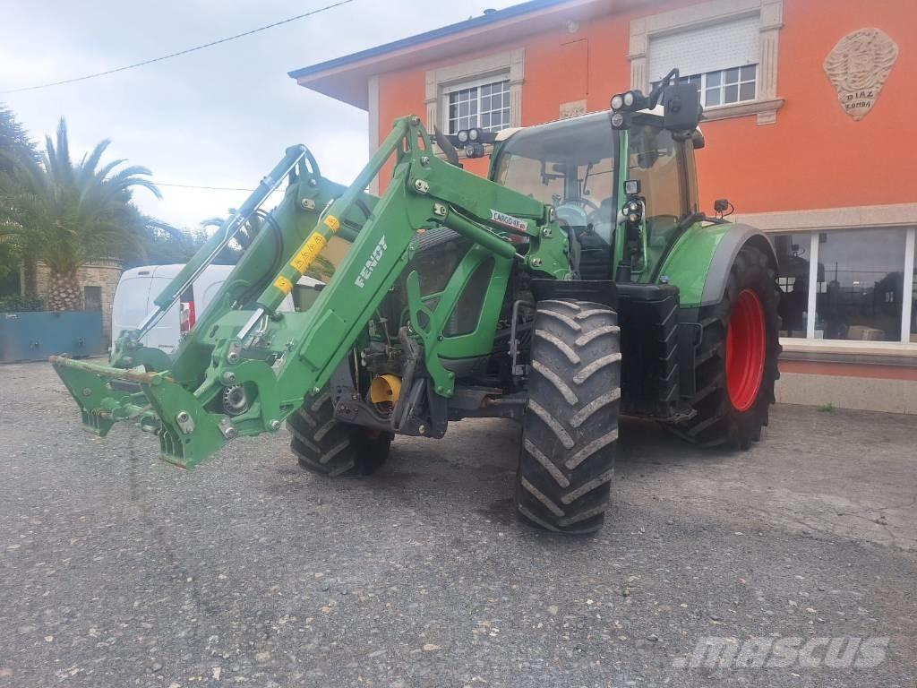 John Deere 6115 R الجرارات