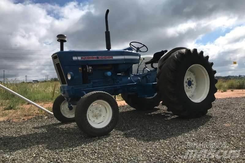 Ford 500 Tractor الجرارات