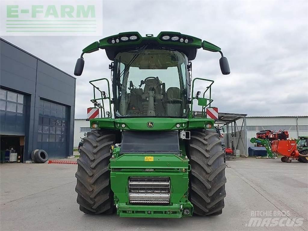 John Deere 9800 علافات ذاتية الدفع
