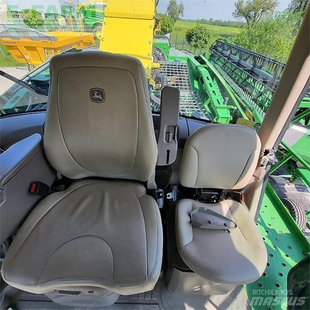 John Deere 9800 علافات ذاتية الدفع