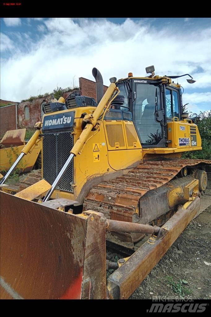 Komatsu D 65 PX-18 بلدوزرات مجنزرة