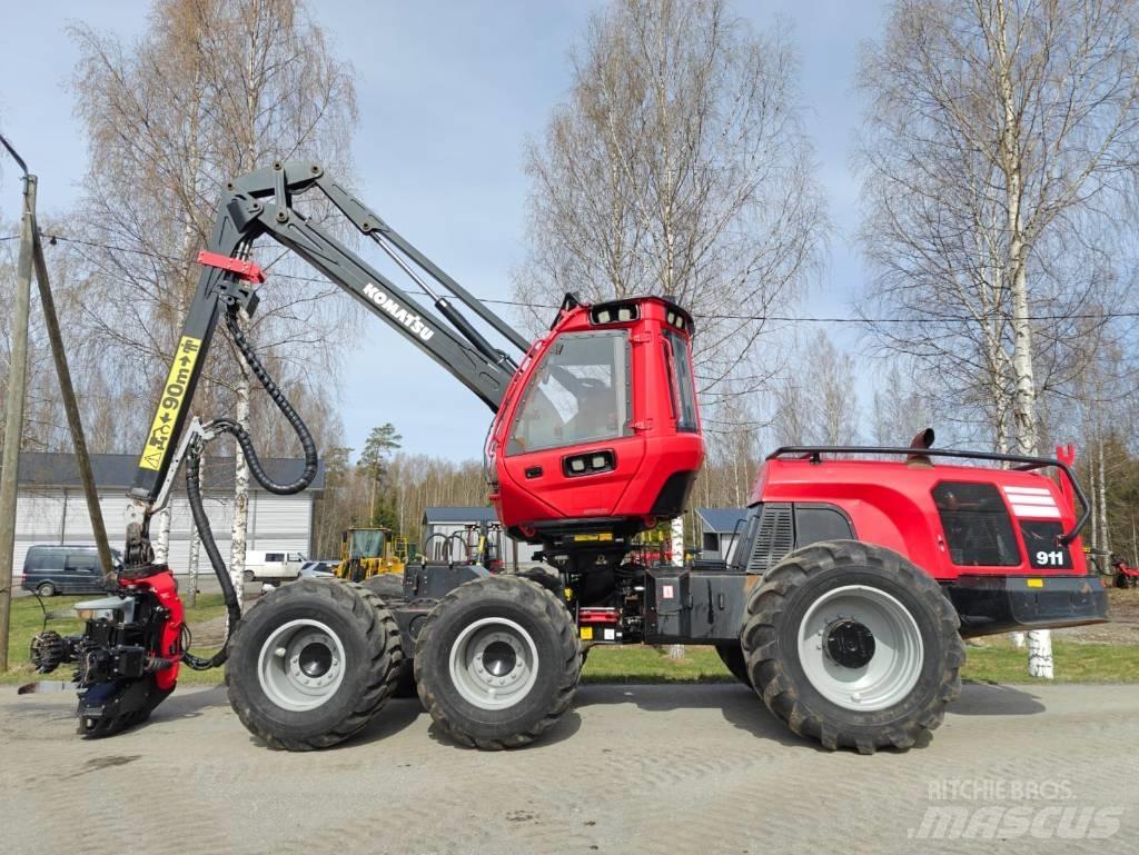 Komatsu 911 حصادات
