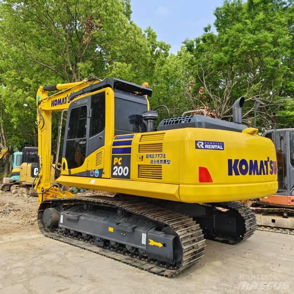 Komatsu PC 200-7 حفارات زحافة