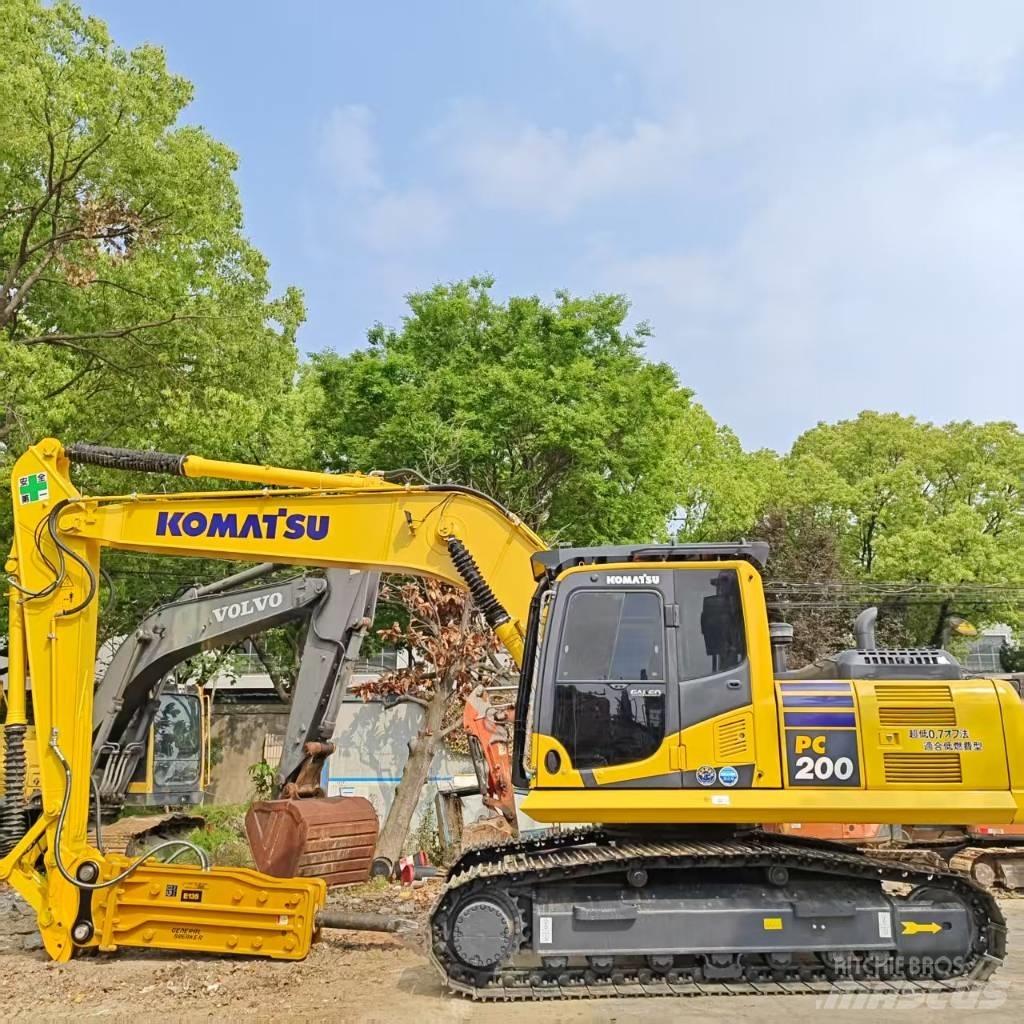 Komatsu PC 200-7 حفارات زحافة