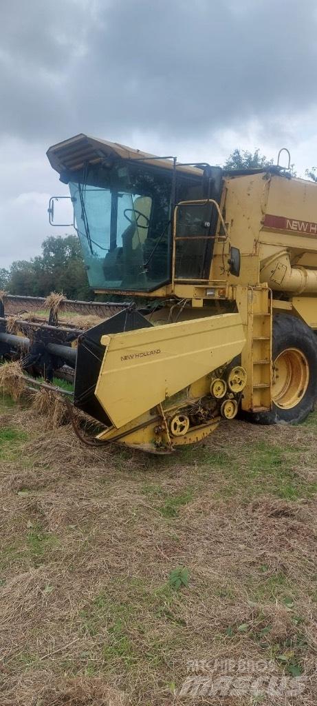 New Holland TX 34 حصادات