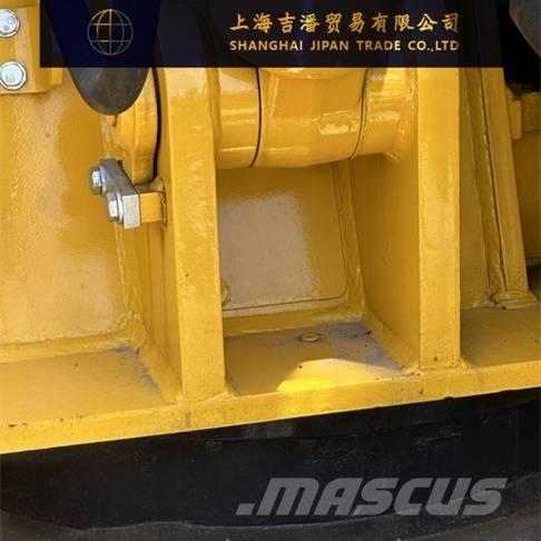 Komatsu PC 70 حفارات زحافة