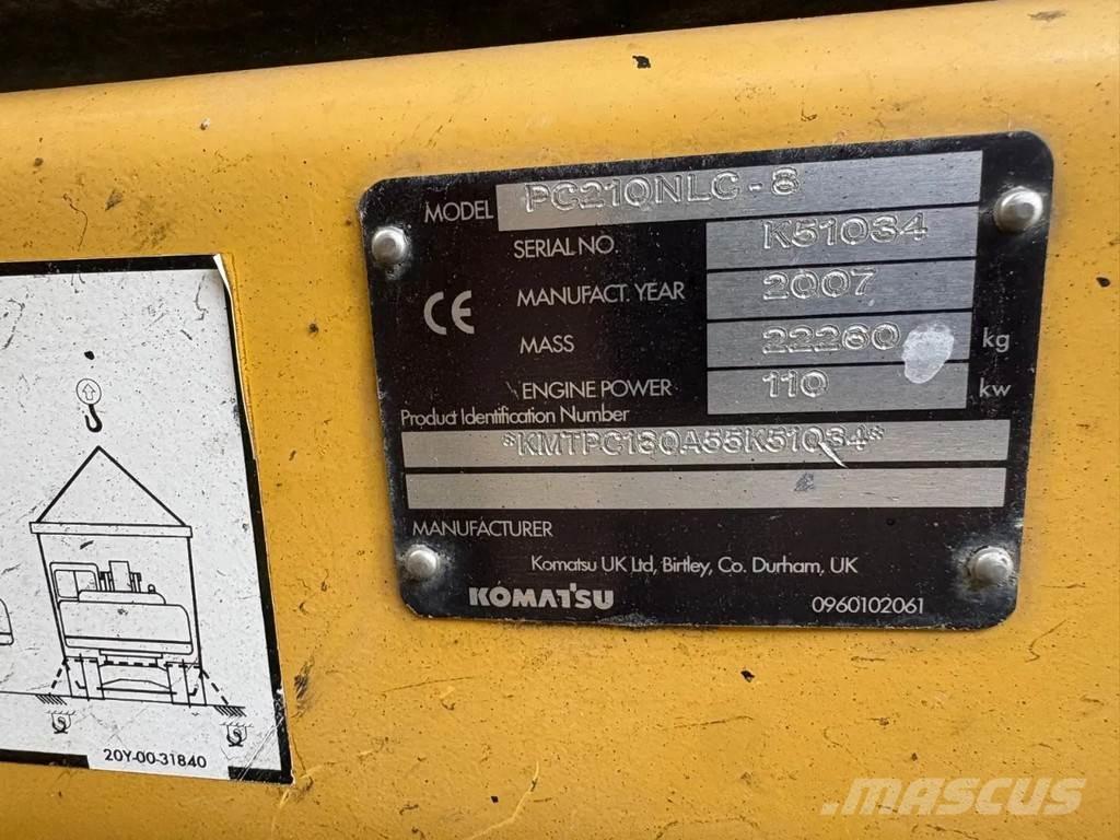 Komatsu PC210LC-8 حفارات زحافة