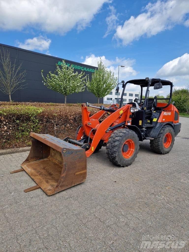 Kubota R 070 لوادر بعجل