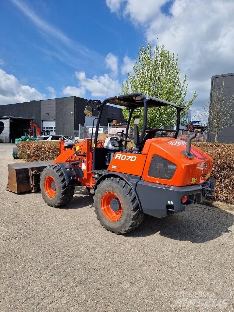 Kubota R 070 لوادر بعجل