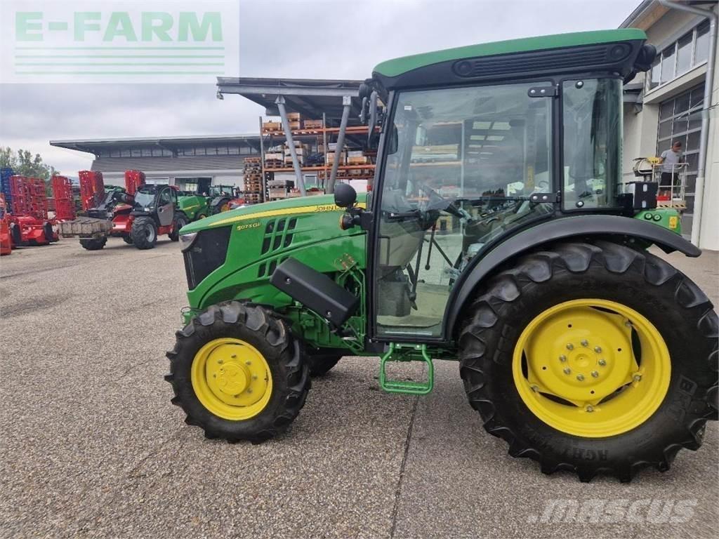 John Deere 5075 GF الجرارات