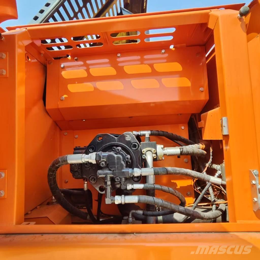 Doosan DX 225 LC حفارات زحافة