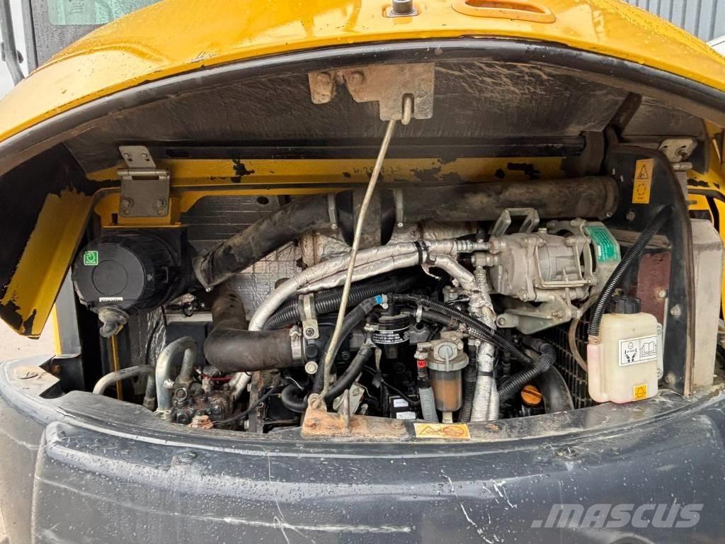 Komatsu PC 80 MR-3 حفارات وسط 7 طن - 12 طن