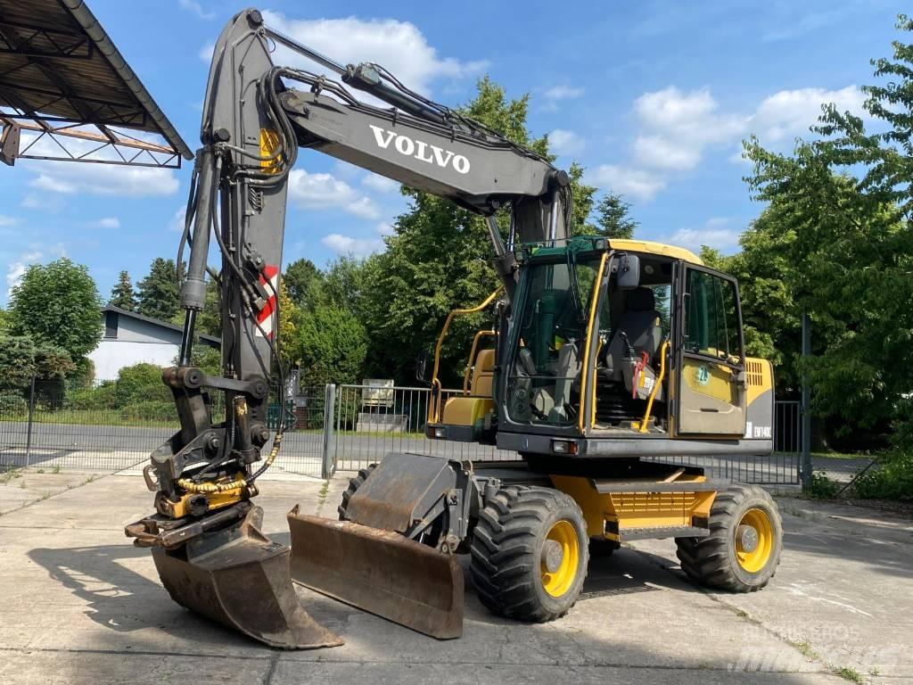 Volvo EW 140 C حفارات بعجل