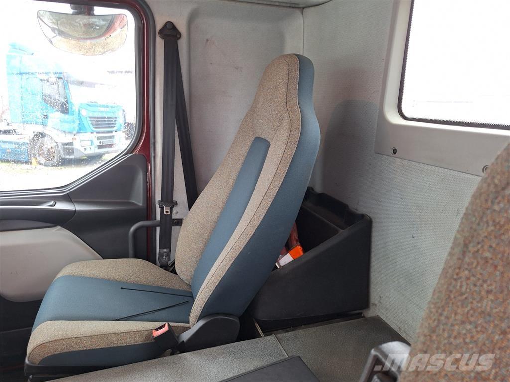 Volvo FL 280 شاحنات بمقصورة وهيكل