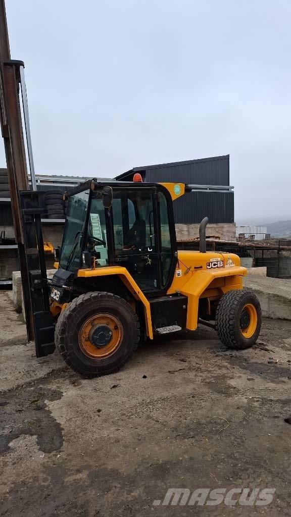 JCB 930 شاحنات الطرق الوعرة