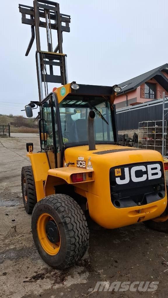 JCB 930 شاحنات الطرق الوعرة