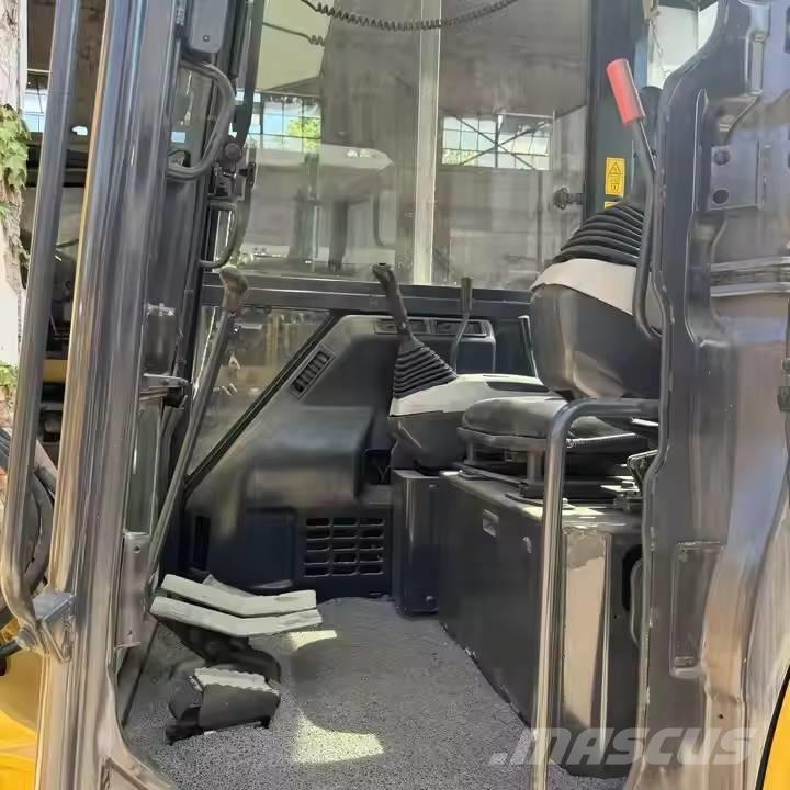 Komatsu PC55MR حفارات صغيرة أقل من 7 طن (حفارات صغيرة)