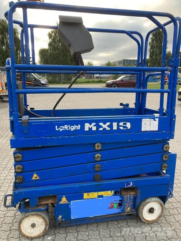 UpRight MX19 رافعات مقصية الشكل