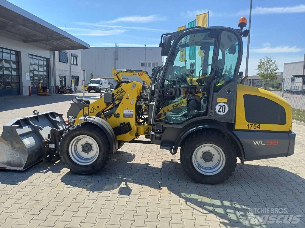 Wacker Neuson WL38 لوادر بعجل