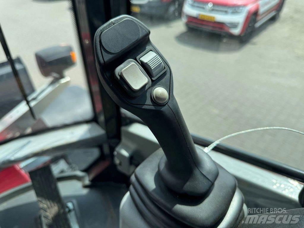 Yanmar V120 لوادر بعجل