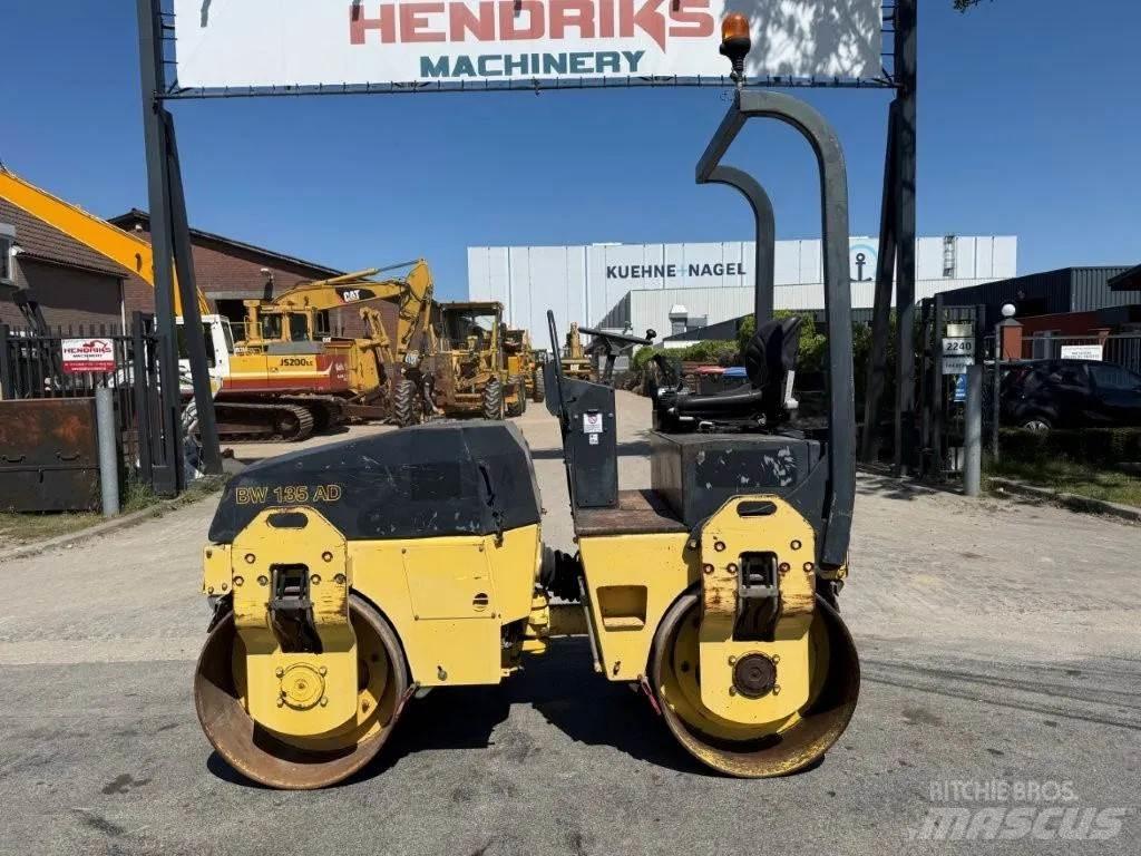 Bomag BW135AD مداحل ثنائية الاسطوانة