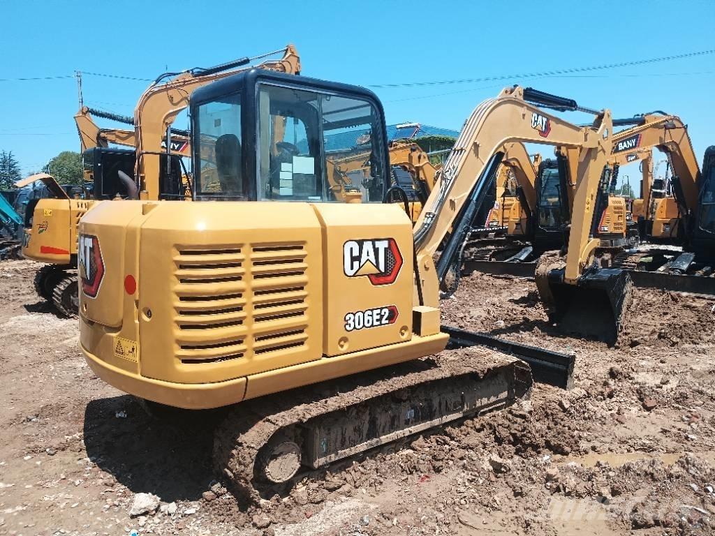 CAT 306 حفارات زحافة