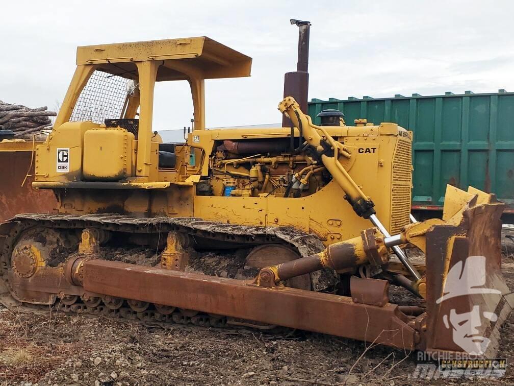 CAT D 8 K بلدوزرات مجنزرة