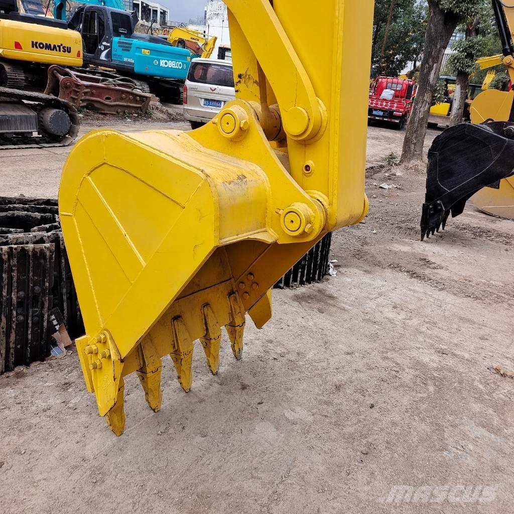 Komatsu PC 130 حفارات زحافة