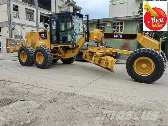 CAT 140 K معدات تمهيد الطرق