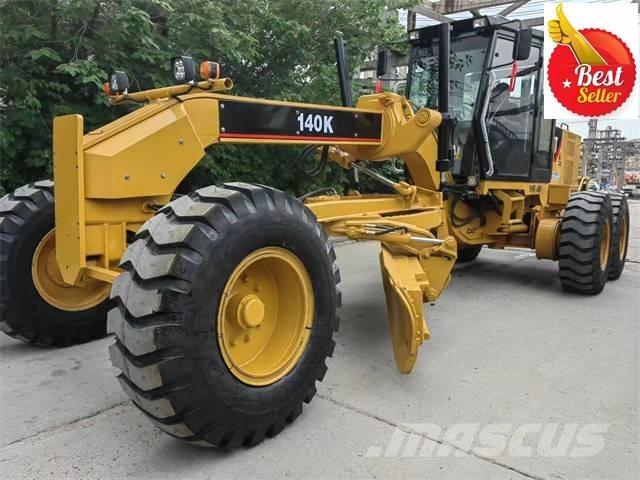 CAT 140 K معدات تمهيد الطرق
