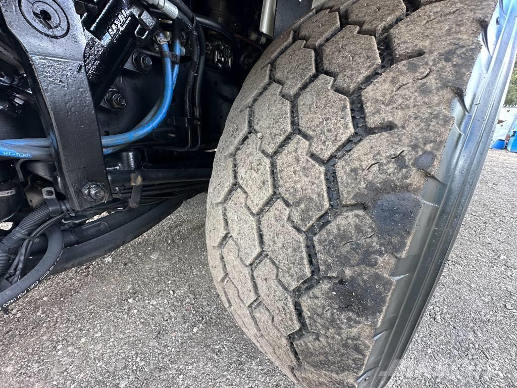 Freightliner M2 شاحنات مزدوجة / خلخلة