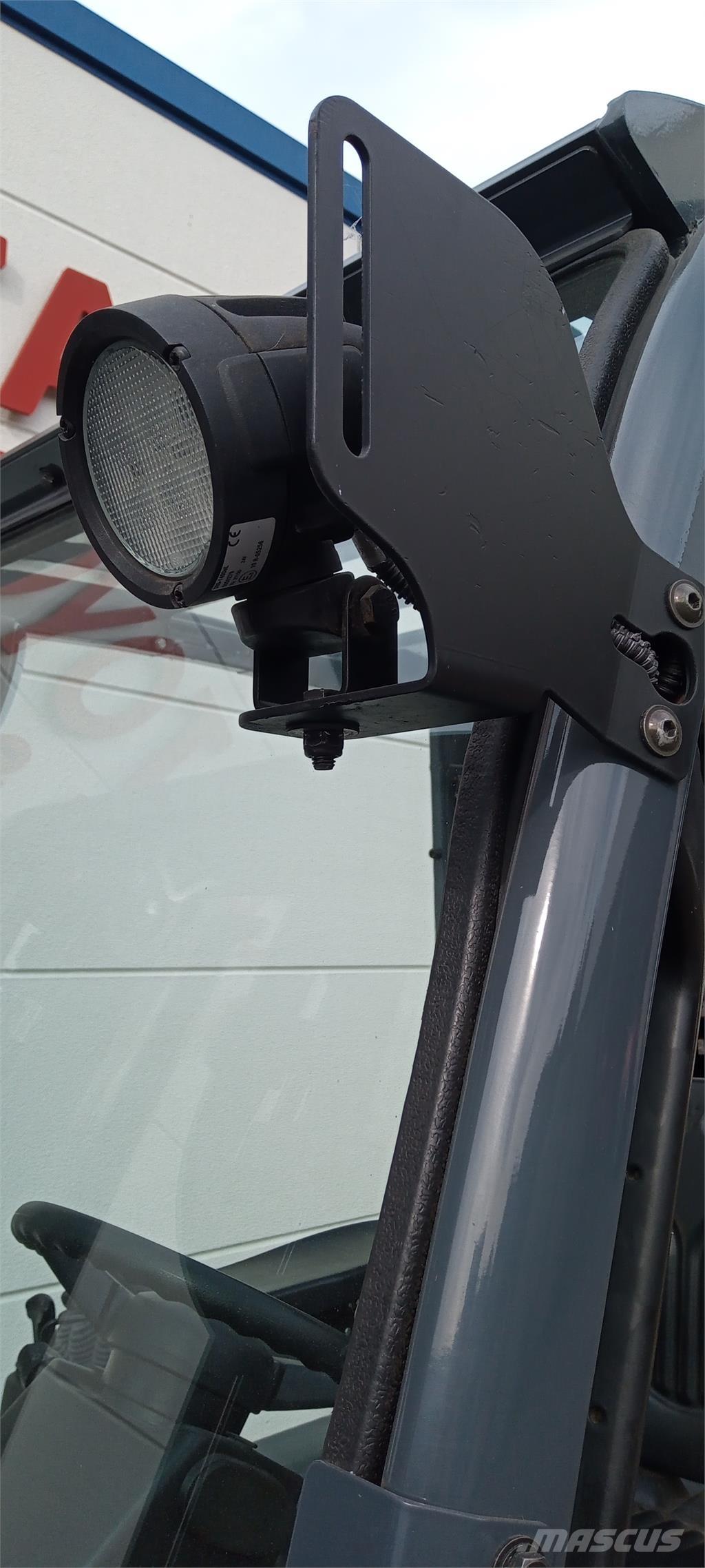 Toyota 8FBMKT25 شاحنات ذات رافعات شوكية تعمل بالكهرباء