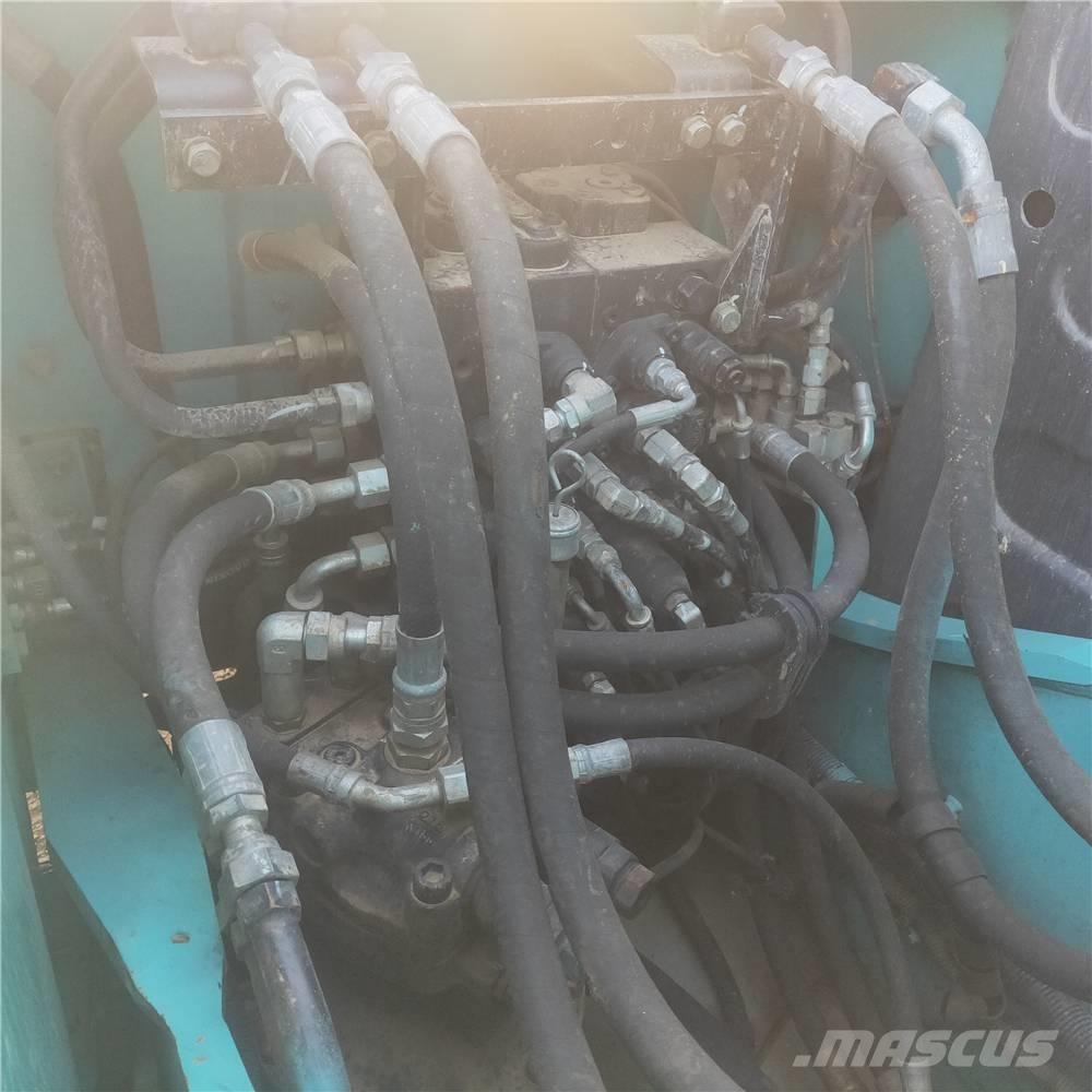 Kobelco SK130 حفارات زحافة