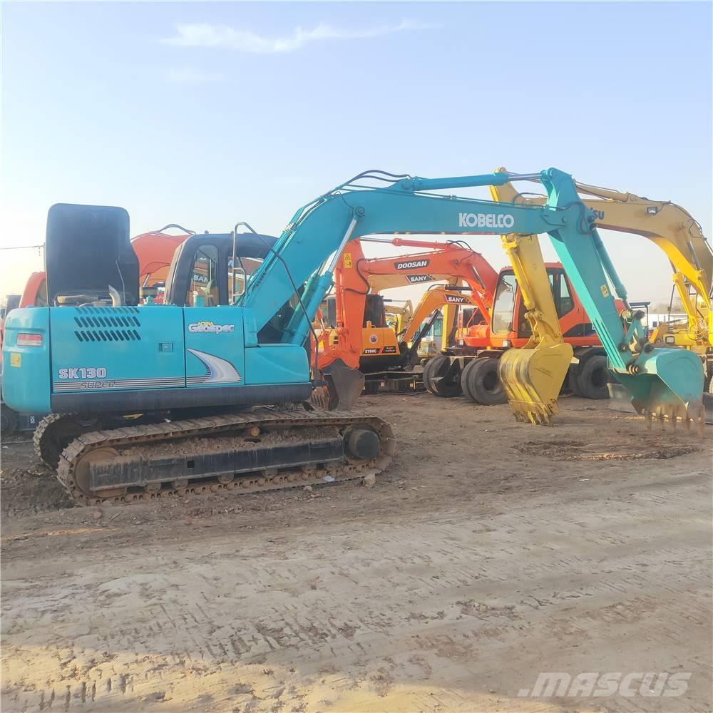 Kobelco SK130 حفارات زحافة