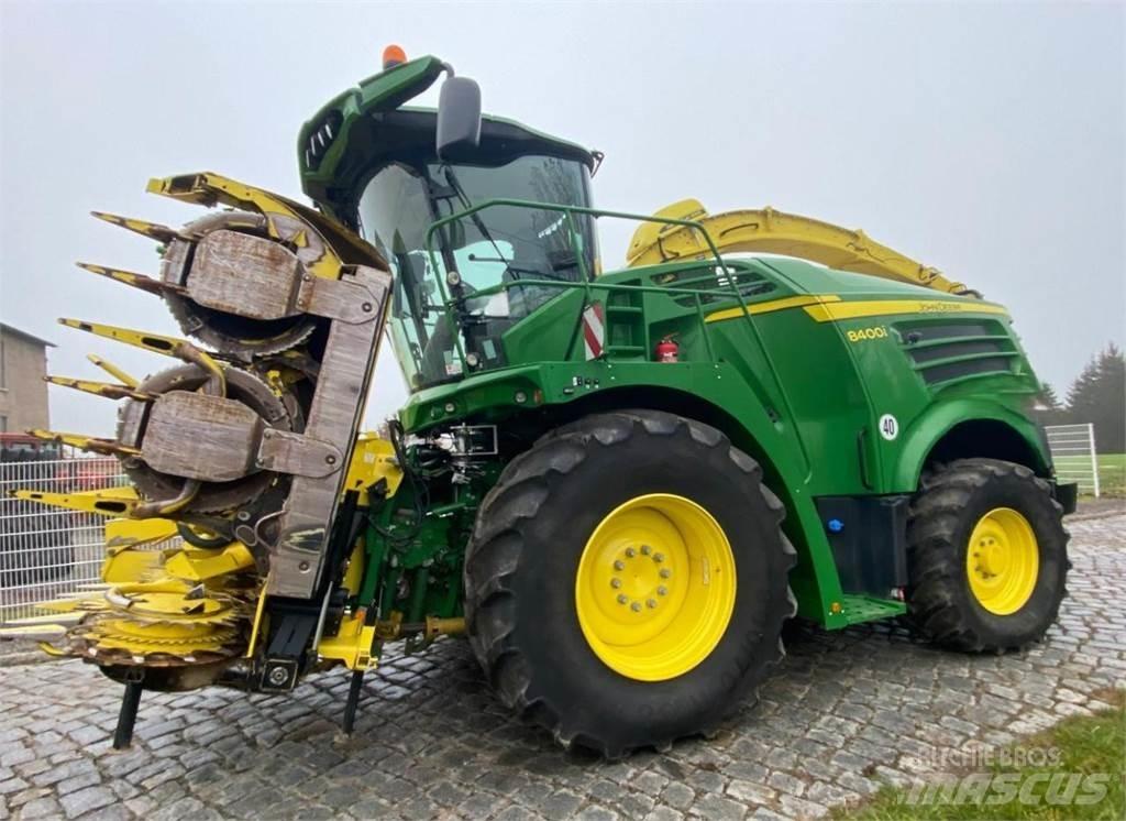 John Deere 8400i علافات ذاتية الدفع