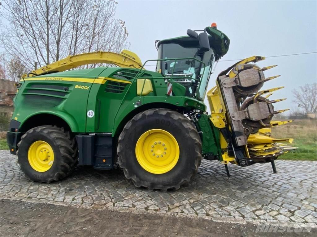 John Deere 8400i علافات ذاتية الدفع