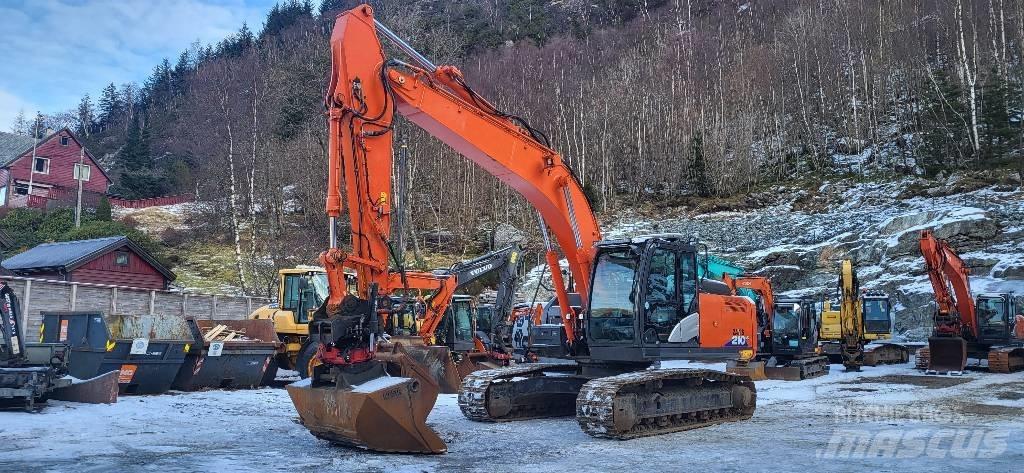 Hitachi ZX 210 LC-6 حفارات زحافة