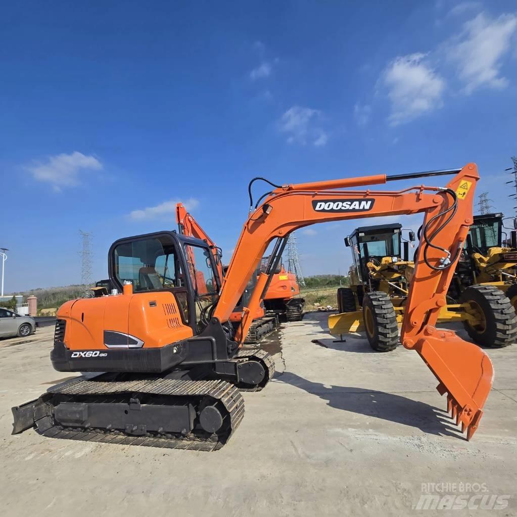 Doosan DX 60-9C حفارات صغيرة أقل من 7 طن (حفارات صغيرة)